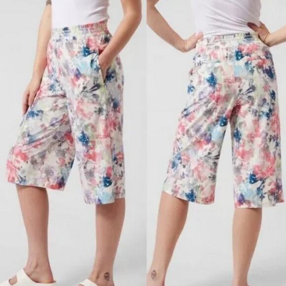 Athleta Savannah Bermuda Floral Shorts New - Picture 1 of 16